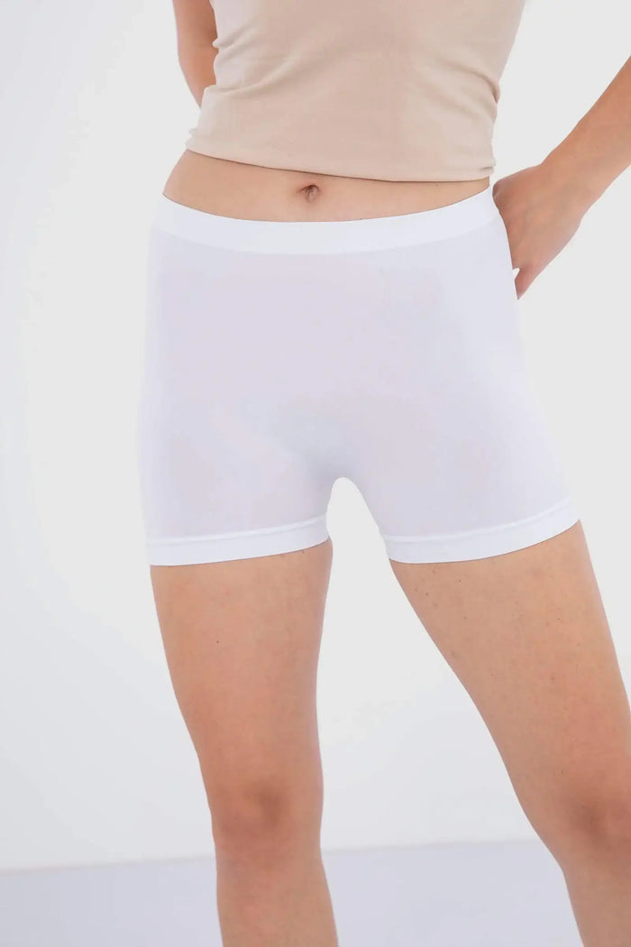 White / M
