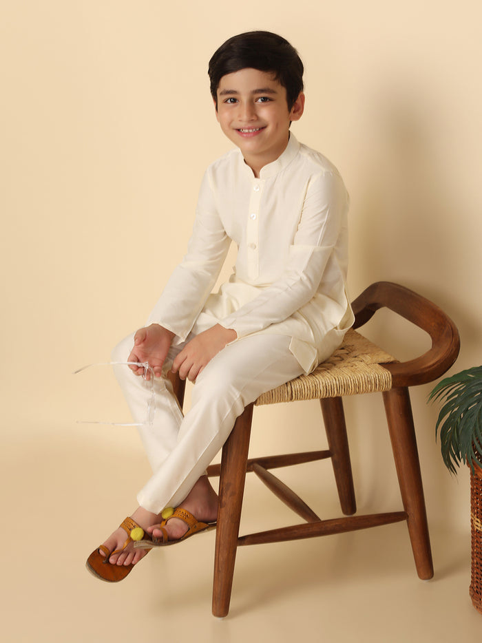 Boy's Off White Kurta Pyjama Set