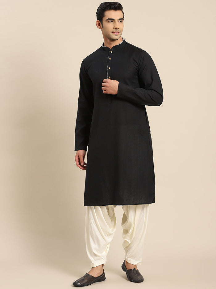 Kisah Men Black Kurta Set