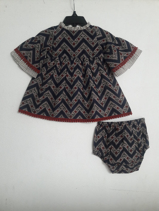 Bell-Sleeves Zig-Zag Dress With Matching Diaper Cover Dress Yo Baby Wholesale