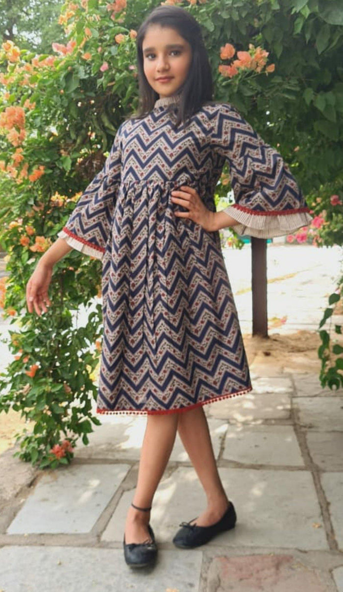 Bell-Sleeves Zig-Zag Dress Dress Yo Baby Wholesale