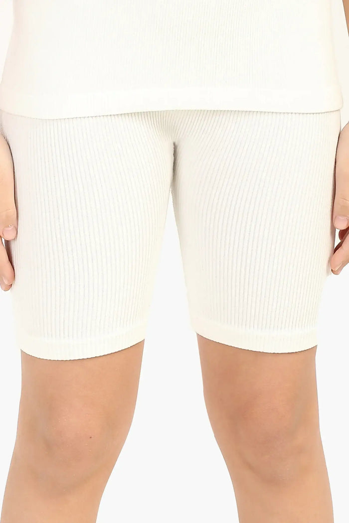 Off White / 4-6 Y