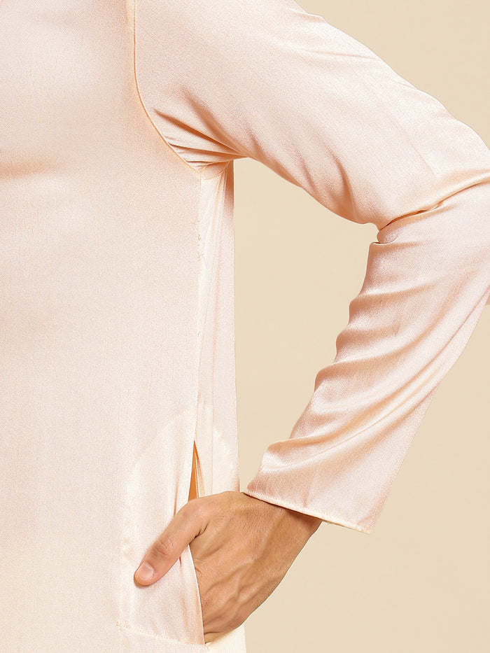 Kisah men peach kurta set