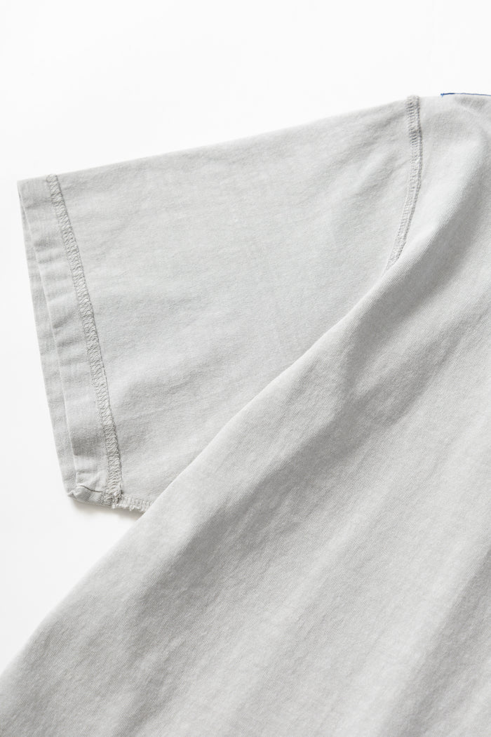 Larriet - Blind Tee - Grey