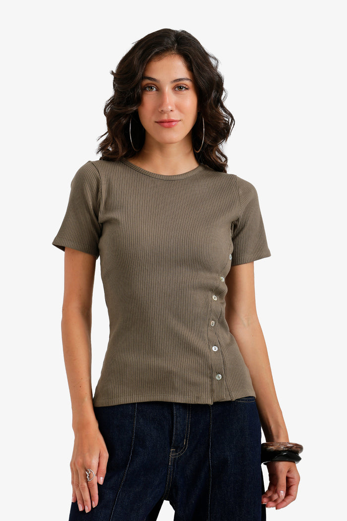 Side Button Closure Top