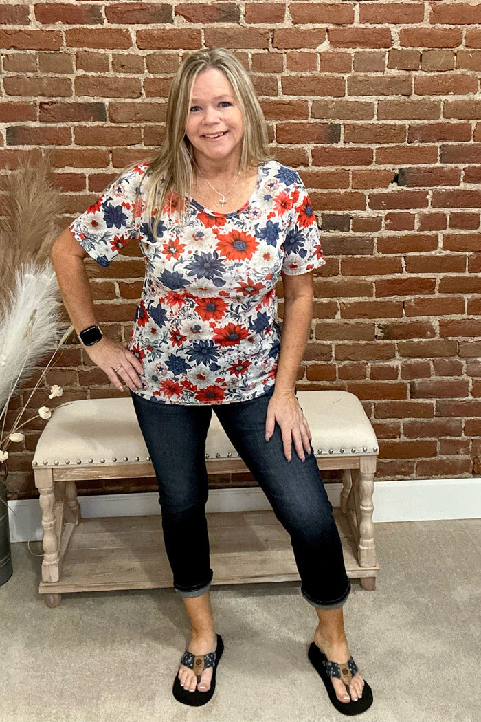 Silver Avery High Rise Dark Wash Capri-Capri-Silver Jeans-Gallop 'n Glitz- Women's Western Wear Boutique, Located in Grants Pass, Oregon