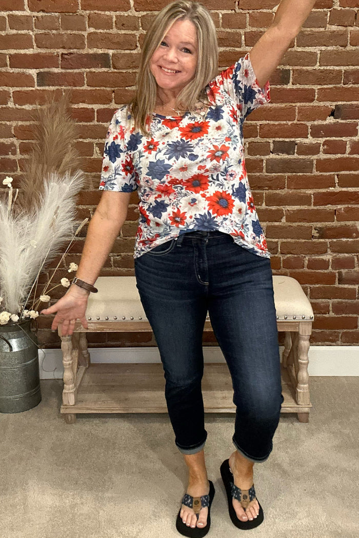 Silver Avery High Rise Dark Wash Capri-Capri-Silver Jeans-Gallop 'n Glitz- Women's Western Wear Boutique, Located in Grants Pass, Oregon