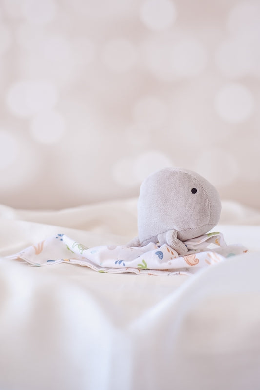 Tikiri Ocean Organic Comforter - Whale